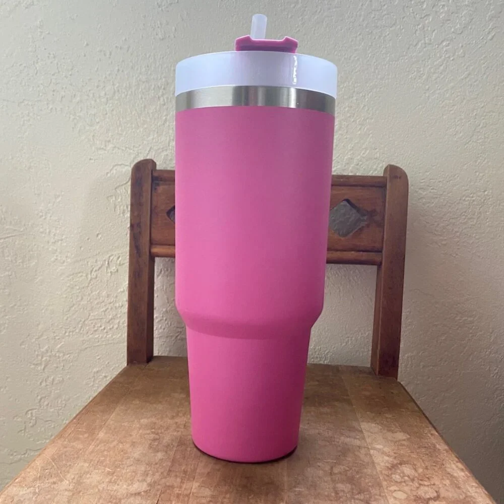 The Quencher H2.0 Flowstate™ Tumbler | 30 OZ - Picture 4 of 14